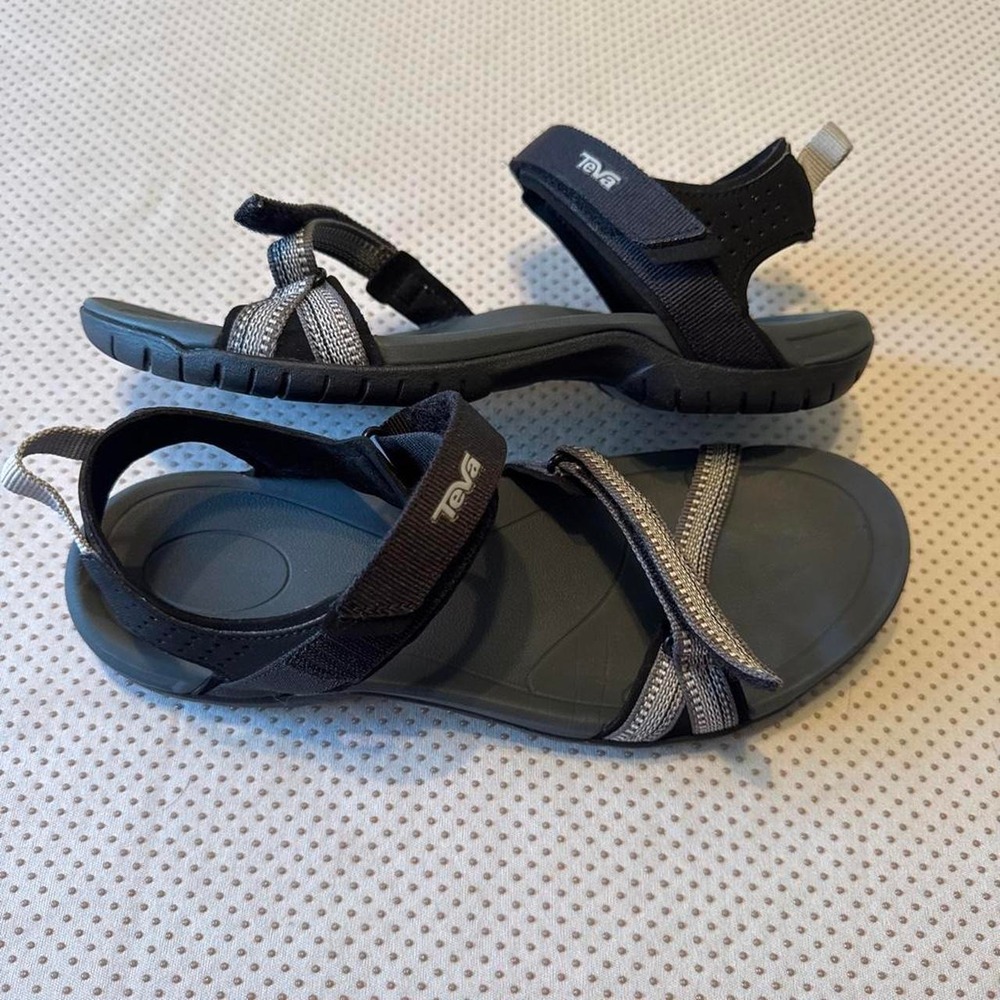 Teva Verra Strappy Black & Grey Hiking Water Sandals Size‎ 9
